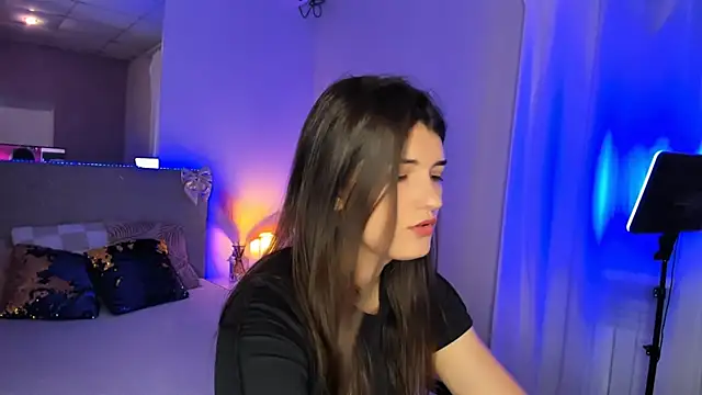 Snapshot of Laura_Leee chatting on June 10, 2026, 5:07 am Laura Leee online show from June 10, 2026, 5:07 am