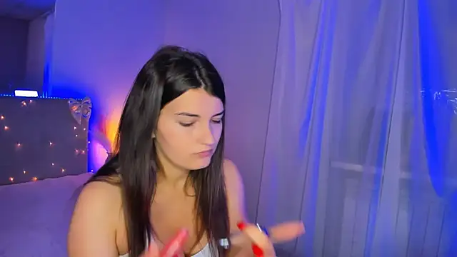 Laura Leee online show from June 21, 2026, 5:10 am