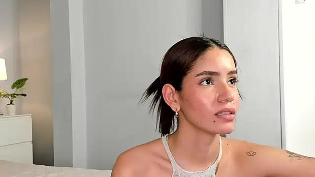 Snapshot of Madie__collins chatting on January 23, 2025, 5:42 pm Madie collins online show from January 23, 2025, 5:42 pm