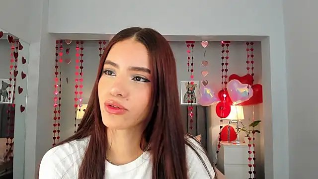 Snapshot of Madie__collins chatting on February 17, 2025, 12:05 pm Madie collins online show from February 17, 2025, 12:05 pm