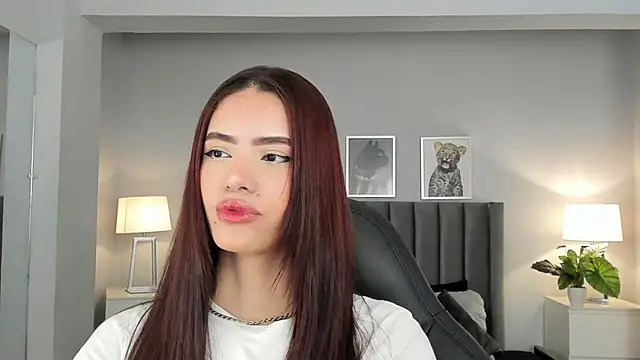 Snapshot of Madie__collins chatting on March 7, 2025, 11:07 am Madie collins online show from March 7, 2025, 11:07 am