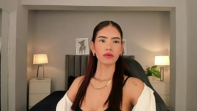 Snapshot of Madie__collins chatting on March 19, 2025, 11:17 am Madie collins online show from March 19, 2025, 11:17 am