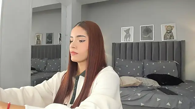 Snapshot of Madie__collins chatting on October 17, 2025, 11:57 am Madie collins online show from October 17, 2025, 11:57 am