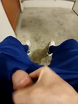 casper0303 online show from December 21, 2025, 10:33 am