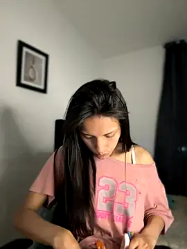 Snapshot of Dulceeany chatting on November 30, 2025, 12:47 am Dulceeany online show from November 30, 2025, 12:47 am