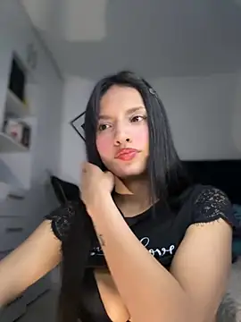 Snapshot of Dulceeany chatting on December 3, 2025, 12:51 am Dulceeany online show from December 3, 2025, 12:51 am