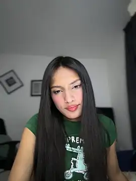 Snapshot of Dulceeany chatting on December 4, 2025, 11:57 pm Dulceeany online show from December 4, 2025, 11:57 pm