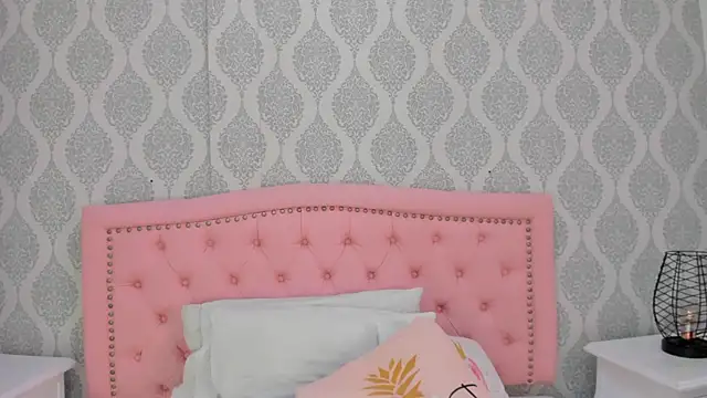 martina rivera  online show from October 12, 2025, 12:37 pm