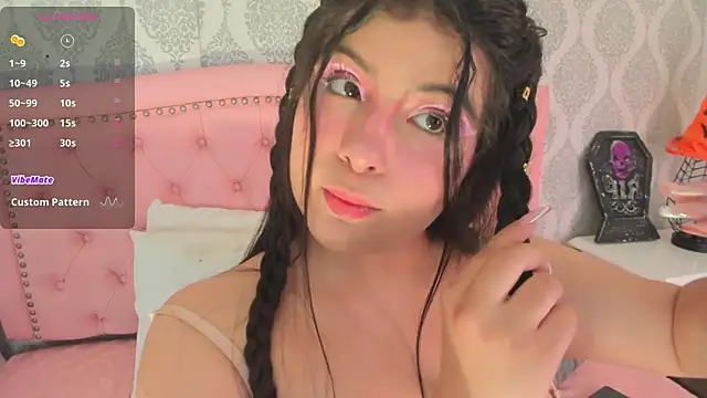 martina rivera  online show from October 31, 2025, 12:28 pm