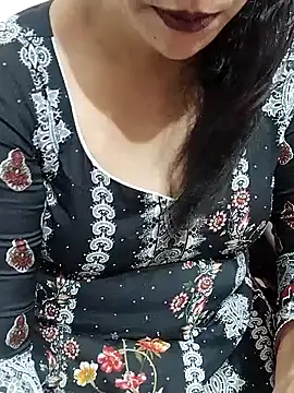 Snapshot of Urmila_bhabhii chatting on June 7, 2026, 3:54 am Urmila bhabhii online show from June 7, 2026, 3:54 am