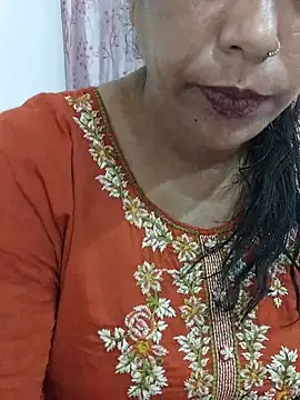 Snapshot of Urmila_bhabhii chatting on July 3, 2026, 5:03 am Urmila bhabhii online show from July 3, 2026, 5:03 am