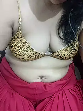 Snapshot of Urmila_bhabhii chatting on July 7, 2026, 9:13 am Urmila bhabhii online show from July 7, 2026, 9:13 am