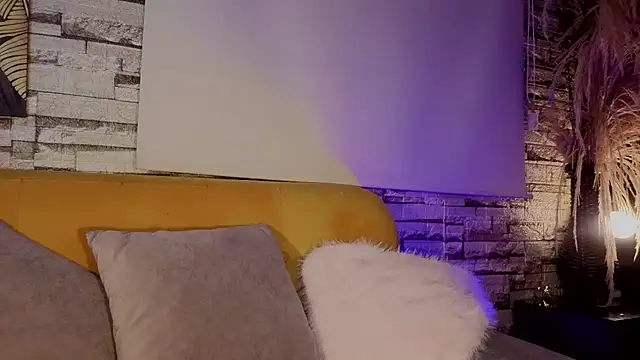 Estrella05  online show from February 13, 2026, 5:58 am