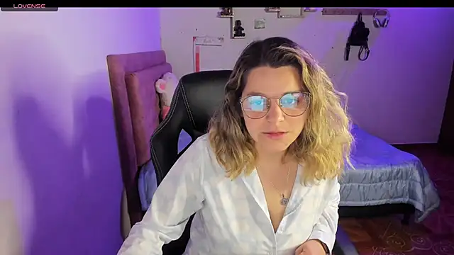 Snapshot of Sabrina_Hall_ chatting on September 9, 2025, 2:33 am Sabrina Hall online show from September 9, 2025, 2:33 am