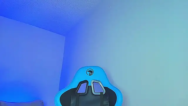 Snapshot of aron_wi chatting on January 13, 2025, 8:15 am aron wi online show from January 13, 2025, 8:15 am