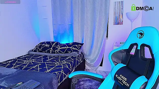 Snapshot of aron_wi chatting on September 9, 2025, 10:37 am aron wi online show from September 9, 2025, 10:37 am