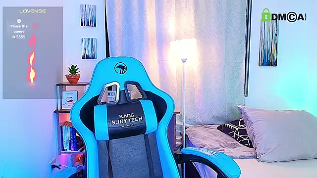 Snapshot of aron_wi chatting on October 10, 2025, 3:27 am aron wi online show from October 10, 2025, 3:27 am