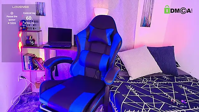 Snapshot of aron_wi chatting on October 30, 2025, 10:38 am aron wi online show from October 30, 2025, 10:38 am