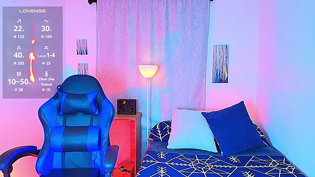 Snapshot of aron_wi chatting on November 12, 2025, 9:32 am aron wi online show from November 12, 2025, 9:32 am