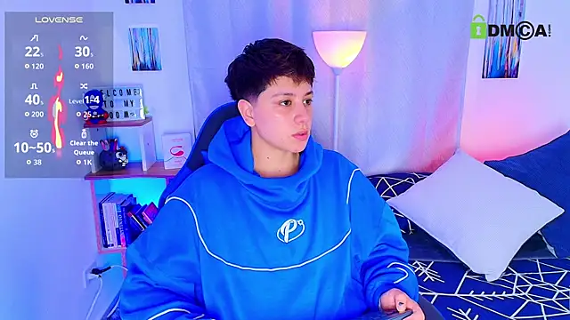 Snapshot of aron_wi chatting on November 18, 2025, 10:09 am aron wi online show from November 18, 2025, 10:09 am