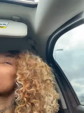 butterflybootyy online show from March 4, 2025, 6:29 pm