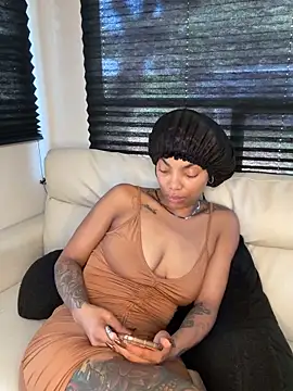 butterflybootyy online show from September 18, 2025, 6:21 pm