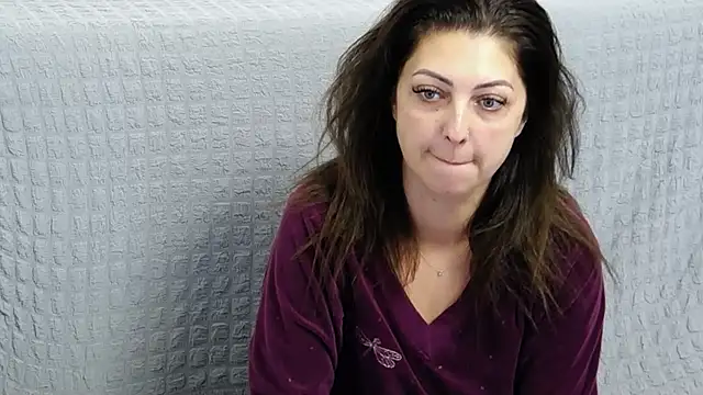 Snapshot of DivinSandra chatting on December 4, 2024, 11:08 am DivinSandra online show from December 4, 2024, 11:08 am