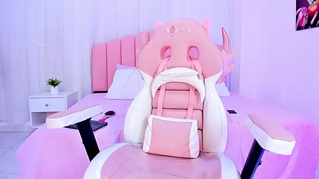 Bella reaset18 online show from December 11, 2024, 1:37 am