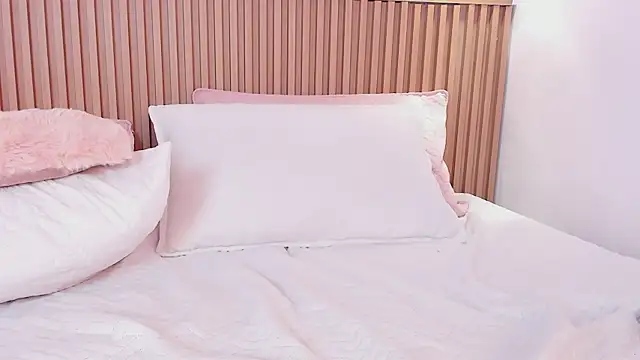 Bella reaset18 online show from December 21, 2024, 7:24 am