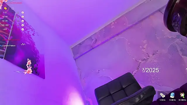 Snapshot of Dani_Sweet_Ts chatting on February 13, 2025, 4:54 am Dani Sweet Ts online show from February 13, 2025, 4:54 am