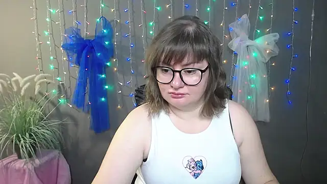 ZannaDreil online show from December 5, 2025, 7:10 pm