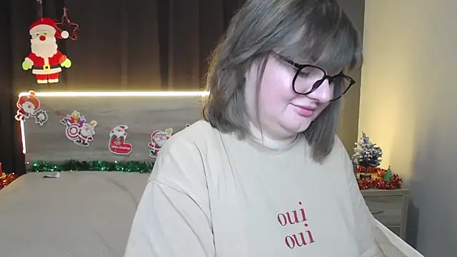 ZannaDreil online show from December 13, 2025, 7:53 pm