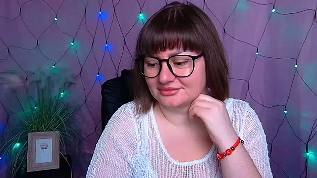 ZannaDreil online show from February 6, 2026, 7:17 pm