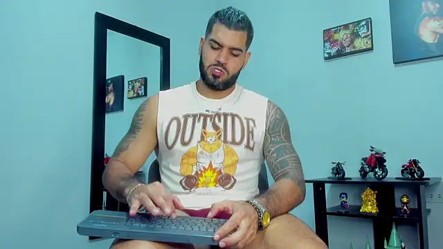 Snapshot of SamirHazard97 chatting on January 3, 2025, 7:39 pm SamirHazard97 online show from January 3, 2025, 7:39 pm