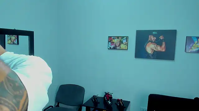 Snapshot of SamirHazard97 chatting on January 7, 2025, 10:08 pm SamirHazard97 online show from January 7, 2025, 10:08 pm