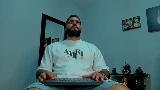 Snapshot of SamirHazard97 chatting on January 8, 2025, 2:25 am SamirHazard97 online show from January 8, 2025, 2:25 am