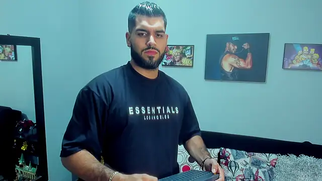 Snapshot of SamirHazard97 chatting on January 11, 2025, 10:40 pm SamirHazard97 online show from January 11, 2025, 10:40 pm