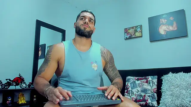 Snapshot of SamirHazard97 chatting on February 19, 2025, 7:27 pm SamirHazard97 online show from February 19, 2025, 7:27 pm