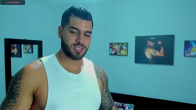 Snapshot of SamirHazard97 chatting on March 9, 2025, 2:39 am SamirHazard97 online show from March 9, 2025, 2:39 am