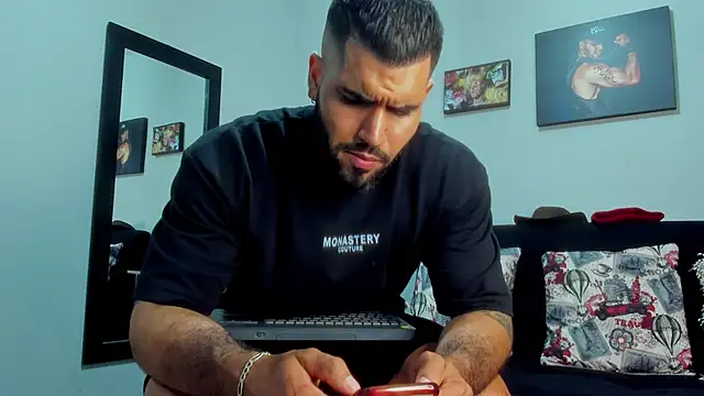 Snapshot of SamirHazard97 chatting on September 19, 2025, 11:05 pm SamirHazard97 online show from September 19, 2025, 11:05 pm