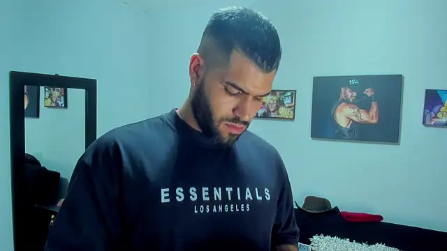 Snapshot of SamirHazard97 chatting on September 20, 2025, 9:38 pm SamirHazard97 online show from September 20, 2025, 9:38 pm