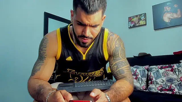 Snapshot of SamirHazard97 chatting on October 6, 2025, 8:06 pm SamirHazard97 online show from October 6, 2025, 8:06 pm