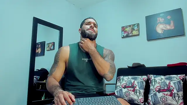 Snapshot of SamirHazard97 chatting on October 9, 2025, 9:13 pm SamirHazard97 online show from October 9, 2025, 9:13 pm