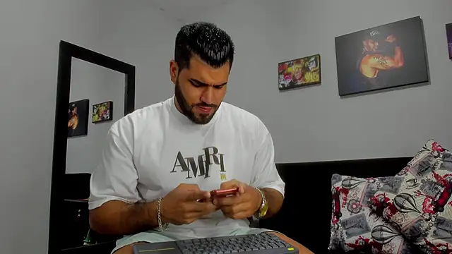 Snapshot of SamirHazard97 chatting on October 15, 2025, 7:25 pm SamirHazard97 online show from October 15, 2025, 7:25 pm