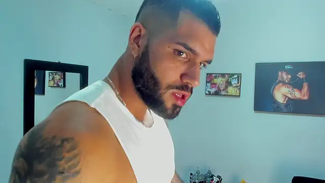 Snapshot of SamirHazard97 chatting on October 30, 2025, 8:31 pm SamirHazard97 online show from October 30, 2025, 8:31 pm