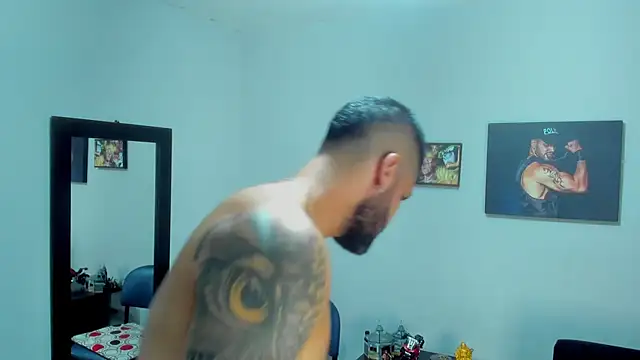 Snapshot of SamirHazard97 chatting on November 1, 2025, 9:06 pm SamirHazard97 online show from November 1, 2025, 9:06 pm