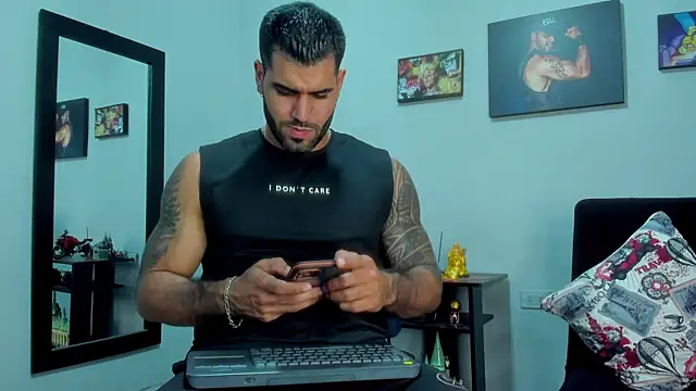 Snapshot of SamirHazard97 chatting on December 3, 2025, 9:24 pm SamirHazard97 online show from December 3, 2025, 9:24 pm