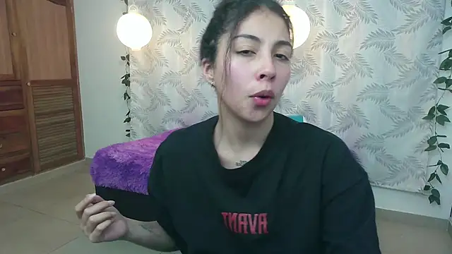 Snapshot of Mya_paris chatting on January 21, 2025, 3:48 am Mya paris online show from January 21, 2025, 3:48 am