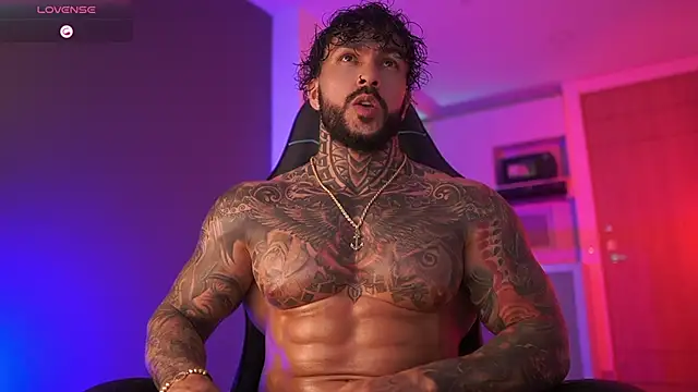 Snapshot of mariano_costa chatting on November 15, 2025, 5:16 am mariano costa online show from November 15, 2025, 5:16 am