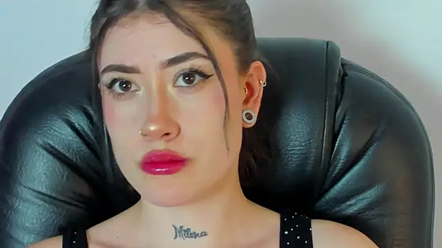 melody suarez online show from February 2, 2025, 11:11 pm